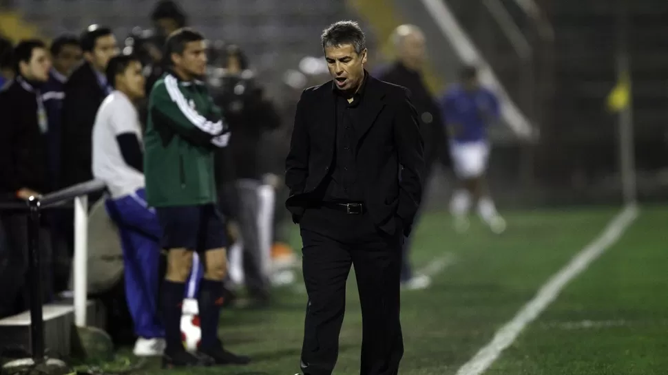Pablo Bengoechea, quien logró el campeonato con Alianza Lima en el 2017 ya no seguirá como director deportivo del Peñarol / Foto: Andina