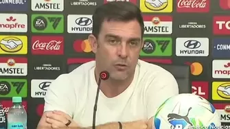 El técnico argentino respaldó su estrategia y jugadores en el empate que le costó la travesía copera. | AD