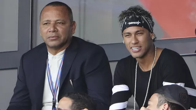 Neymar junto a su padre en Par&amp;iacute;s. | Foto: AFP