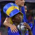 Paolo Guerrero felicitó a Luis Advíncula por el título con Boca Juniors