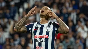 ¿Paolo Guerrero habría sido estafado con diploma de DT en Brasil?