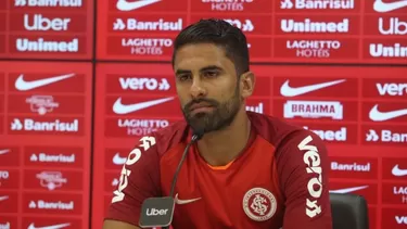 Hinchas del Internacional son duros con Santiago Tréllez | Foto: Internacional. Hinchas del Internacional son duros con Santiago Tréllez | Foto: Internacional.