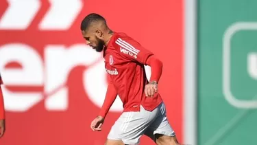 El peruano tendrá que seguir esperando para su regreso a las canchas. | Foto: Inter de Porto Alegre