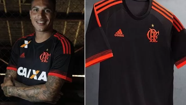 Paolo Guerrero lució la nueva camiseta que usará Flamengo esta campaña-foto-1