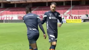 Paolo Guerrero ovacionado tras ser cambiado en amistoso de Liga de Quito