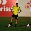 Paolo Guerrero sufre una tendinitis en la rodilla derecha  y no entrena con normalidad