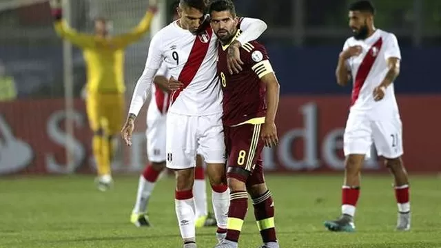 Paolo Guerrero y el abrazo con Rincón tras el Perú vs. Venezuela