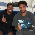 Paolo Guerrero ya posa en el vestuario del estadio del Avaí