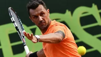 Paolo Maldini debutó en el circuito de tenis con derrota en dobles