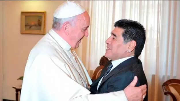 Papa Francisco califica a Diego Maradona como un poeta
