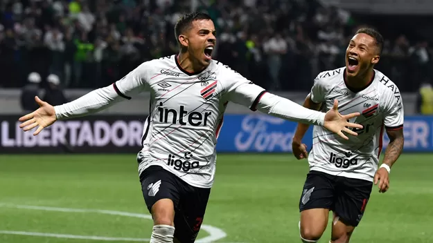 Paranaense empató 2-2 con Palmeiras y es finalista de la Copa Libertadores