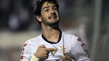 Pato deja el Corinthians y jugará seis meses cedido en el Chelsea