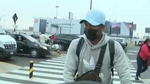 Pedro Aquino viajó a México para incorporarse a su club América