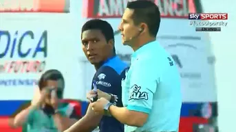 Pedro Aquino y su tonta expulsión del partido entre Lobos BUAP y Chivas