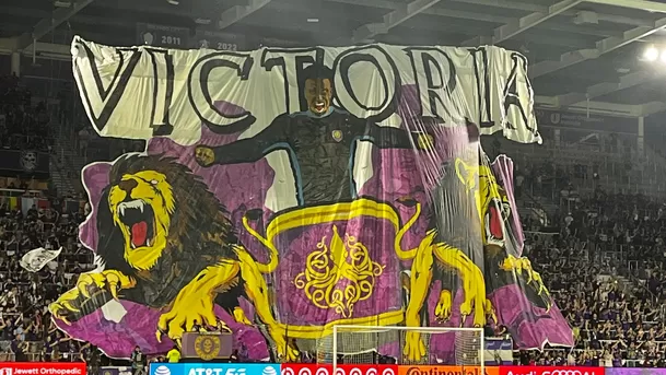 Tifo de Pedro Gallese en el partido del Orlando City vs. Nashville. | Foto: Twitter.