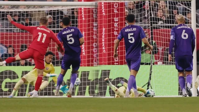 Pedro Gallese impresionó con espectacular doble atajada en empate de Orlando City por MLS / MLS