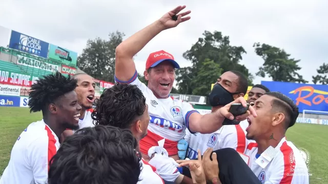 Pedro Troglio: Exentrenador de la &#39;U&#39; campeonó en Honduras con un peruano en su equipo
