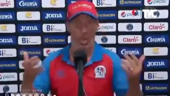 Pedro Troglio 'explotó' en conferencia tras quedar con 8 hombres y perder primera final en Honduras