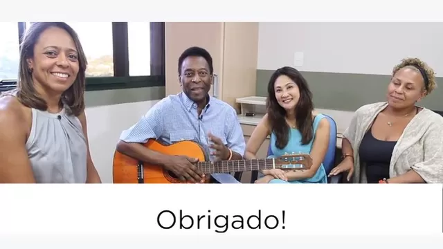 Pelé agradece preocupación por su salud cantando y tocando guitarra