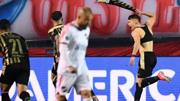 Peñarol ganó 2-1 a Nacional el clásico uruguayo por octavos de Copa Sudamericana