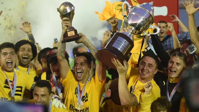 El cuadro aurinegro consiguió su título 52 en el torneo uruguayo | Video: Tenfield