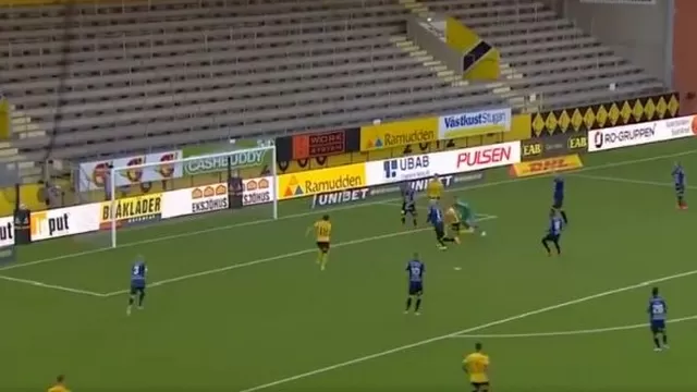 Simon Olsson falló increíble ocasión de gol en Suecia. | Video: Twitter