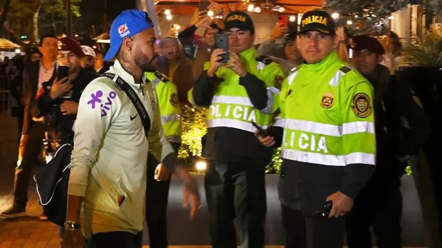 Perú vs. Brasil: Así fue la llegada del &#39;Scratch&#39; con Neymar a la cabeza