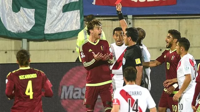 Fernando Amorebieta se fu expulsado a los 29 minutos (AFP)