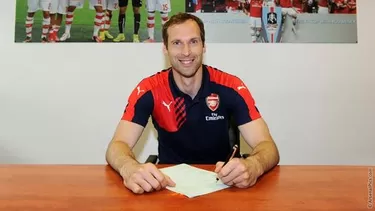 Petr Cech milit&amp;oacute; 11 temporadas en el Chelsea (Foto: @arsenal)