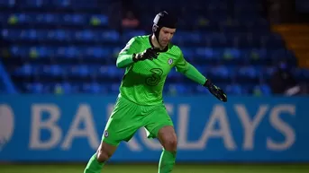 Petr Cech salió del retiro para ayudar al Chelsea Sub-23 y recibió gol de joven de 16 años