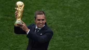 Philipp Lahm llegó al estadio Luzhniki con la Copa del Mundo