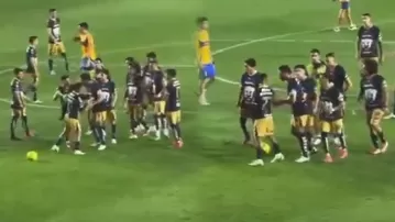 Piero Quispe discutió fuerte con compañero tras derrota de Pumas