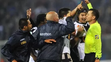 Polémico árbitro ecuatoriano Carlos Vera dirigirá el Irán - Nigeria Polémico árbitro ecuatoriano Carlos Vera dirigirá el Irán - Nigeria