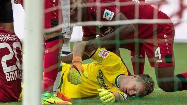 Portero de Leverkusen perdió la memoria por unos minutos tras impedir un gol