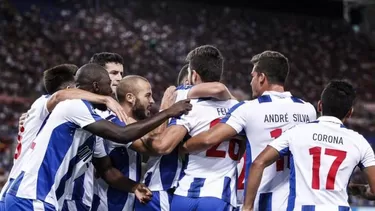 Porto goleó 3-0 a la Roma y avanzó a fase de grupos de Champions League