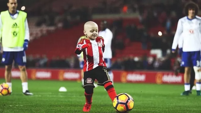 Premier League: niño con cáncer recibe premio al mejor gol de diciembre