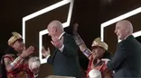 Presidente de la FIFA le hizo un homenaje a hincha peruano previo al sorteo del Mundial 2026 / AD Presidente de la FIFA le hizo un homenaje a hincha peruano previo al sorteo del Mundial 2026 / AD
