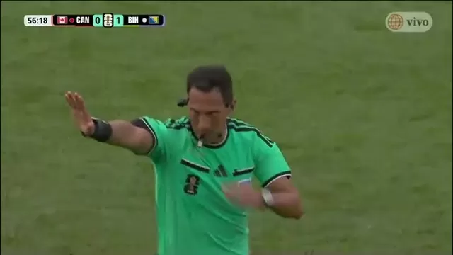 Facundo Tello aplicó el uso de las nuevas reglas de la FIFA que oficialmente empezaron a usarse en este Mundial 2026. | Video: América TV