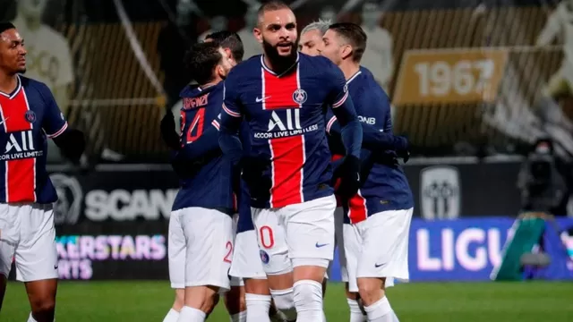 PSG derrotó al Angers con gol de Kurzawa y es el líder provisional de la Ligue 1