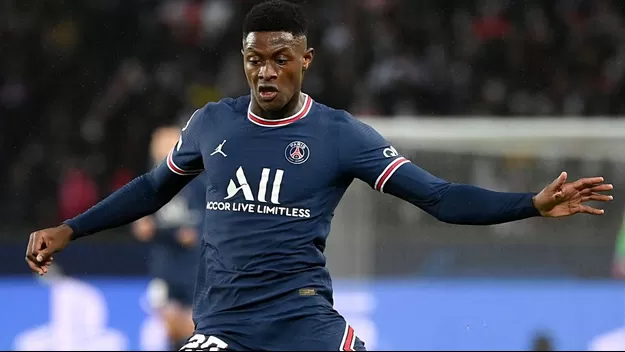 PSG fichó de manera permanente al defensa portugués Nuno Mendes