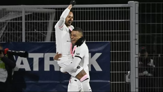 PSG goleó 6-1 al Clermont con tripletes de Neymar y Kylian Mbappé