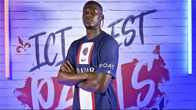 PSG oficializó el fichaje del defensa francés Nordi Mukiele
