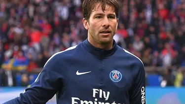 PSG prolongó un año más el contrato del brasileño Maxwell PSG prolongó un año más el contrato del brasileño Maxwell
