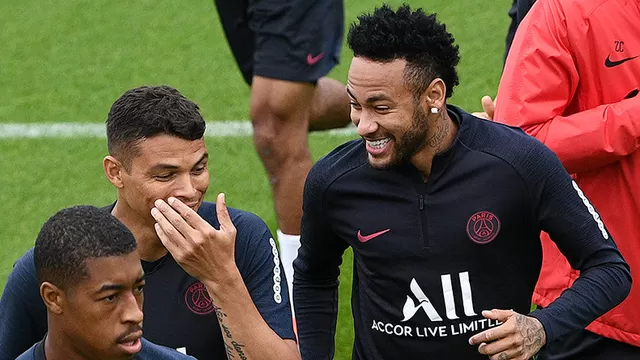 PSG rechazó la última oferta del Barcelona por Neymar, según Radio Montecarlo