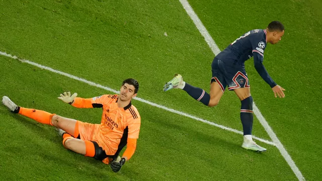 El guardameta del Real Madrid lamentó la derrota sobre la hora ante el PSG. | Foto: AFP.