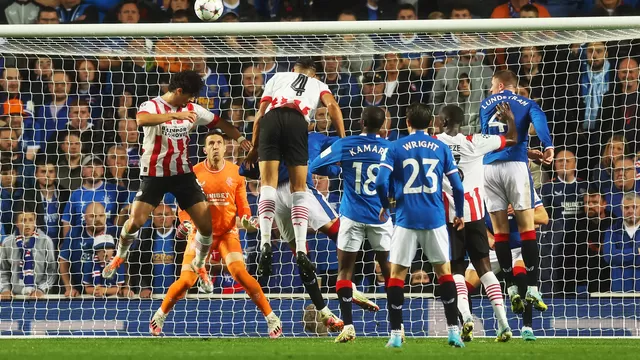 PSV Eindhoven y Rangers igualaron 2-2 en la ida del repechaje de la Champions League