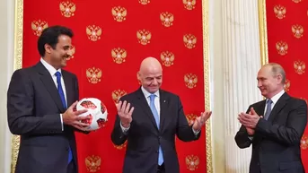 Putin pasó el "balón de mando" al Emir de Qatar, próximo organizador del Mundial 