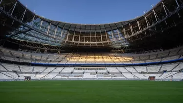 El trabajador sufrió una &quot;caída grave&quot;, anunciaron los organizadores de la Copa del Mundo.