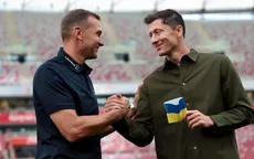 Qatar 2022: Lewandowski recibió de Shevchenko una cinta de capitán con la bandera de Ucrania - Noticias de robert-peric-komsic