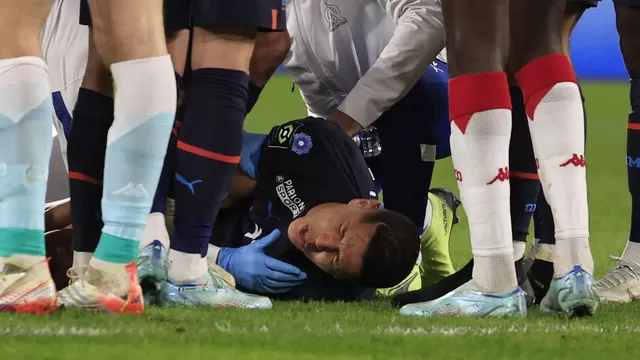 Amine Harit se lesionó tras un choque con Axel Disasi. | Foto: AFP/Video: Ligue 1